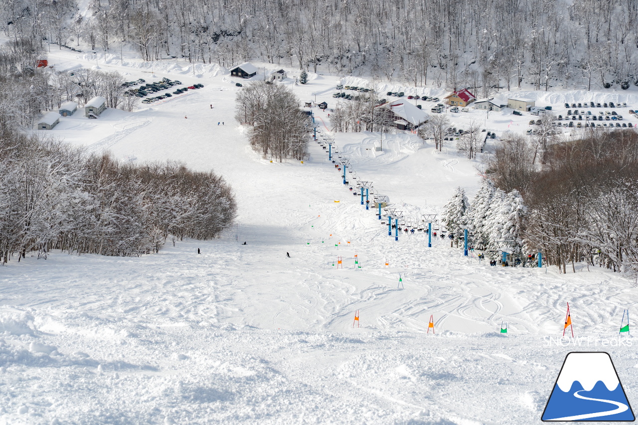 ぴっぷスキー場｜旭川紋別自動車道・比布北インターを降りたら約３分で到着。良質な雪、多彩なコース、抜群の眺望、美味しいグルメ、アフタースキーに温泉も。。。とっても高い満足度を誇るローカルゲレンデを滑ります(^^)/